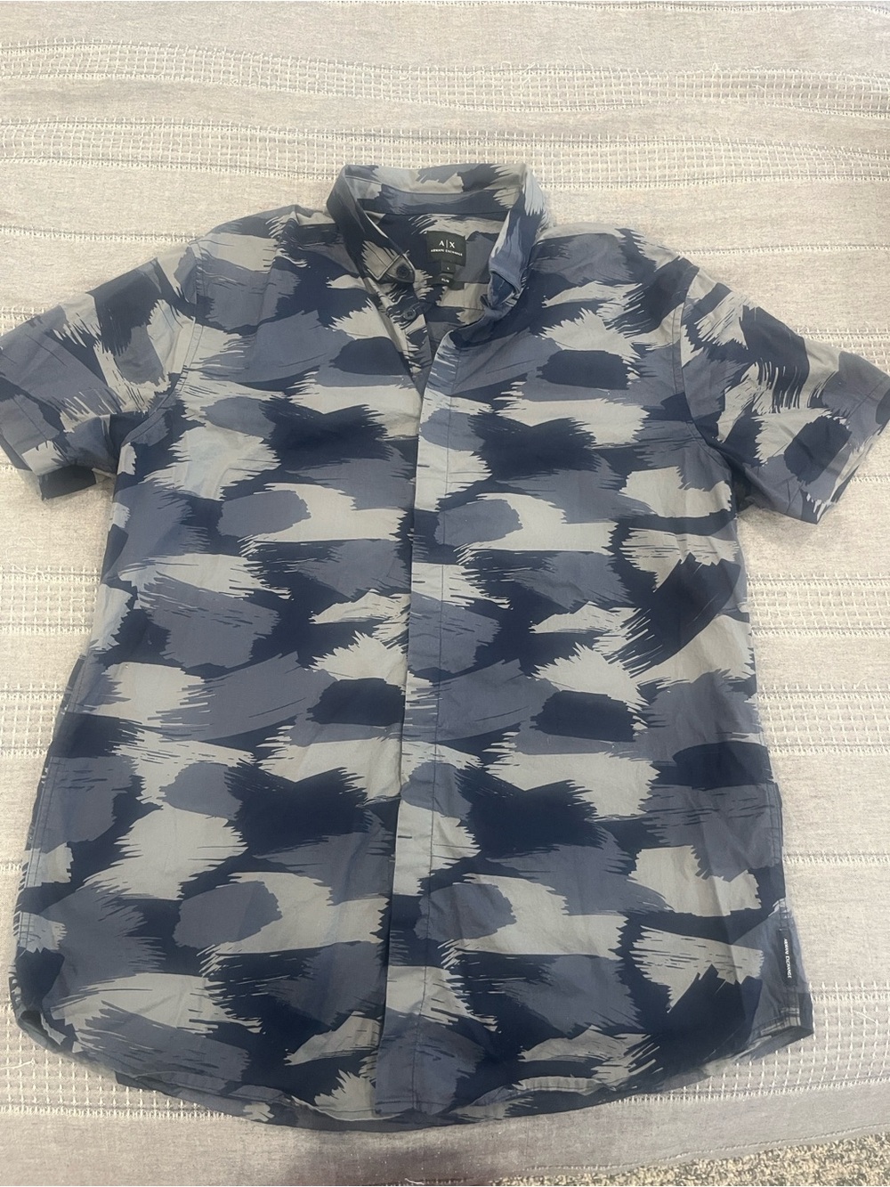 A/X Armani Exchange Navy and Gray Short-Sleeve Brushstroke Button-Up Slim L